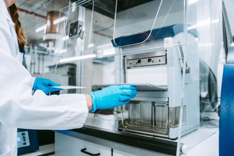 Criblage et bioprospection des substances naturelles bioactives par Chromatographie de Partage Centrifuge couplé à l'HPTLC-Densitométrie