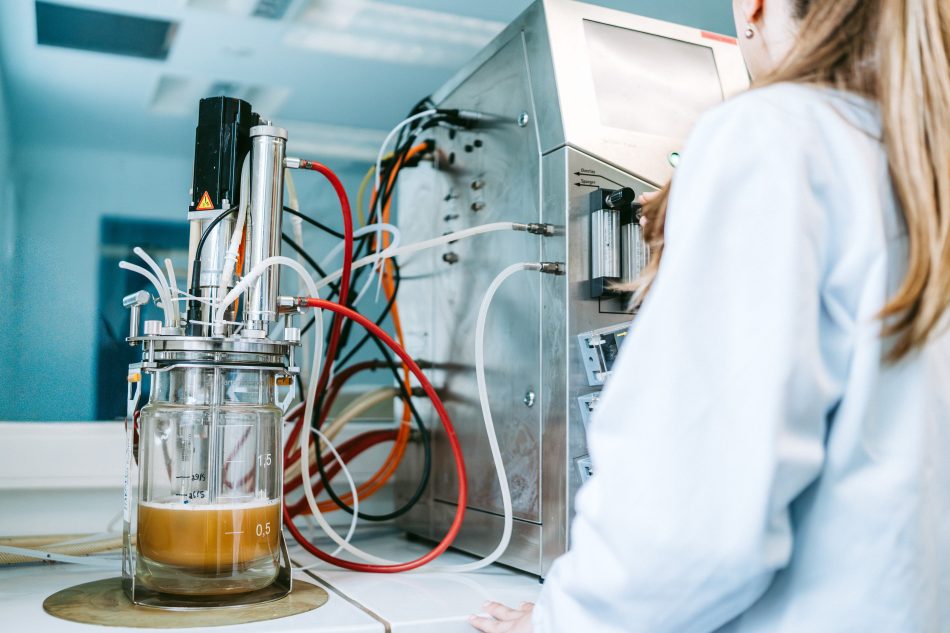 Expertise dans les bioprocédés pour la production dégradation et la conversion des résidus lignocellulosiques par fermentation semi-solide 